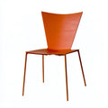 Silla con respaldo trapezoidal y patas finas - naranja